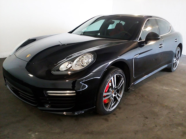 LOTE 09 PORSCHE PANAMERA 4.8 TURBO 4WD 2010/2011 