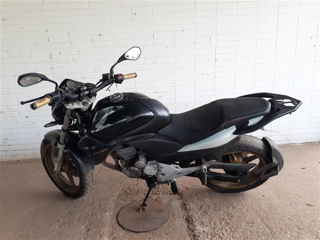LOTE 03 CB 300R 2015/2015 FLEX