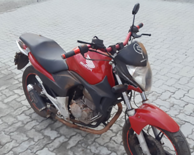 LOTE 17 HONDA CB 300 R 2011/2011 