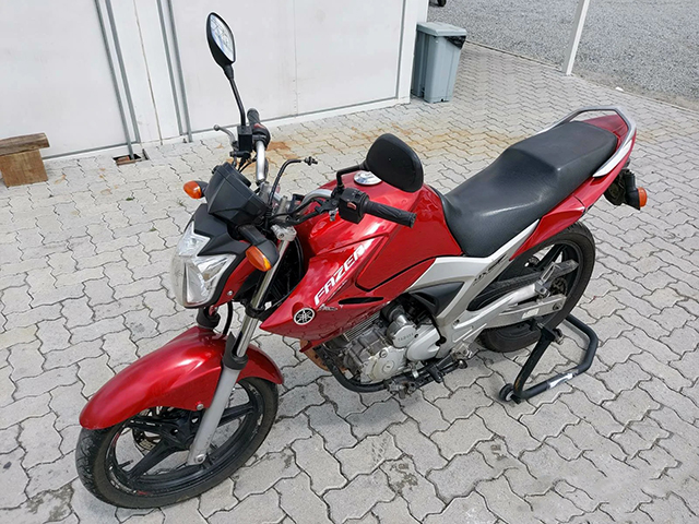 LOTE 25 YAMAHA FAZER YS 250  2011/2012 